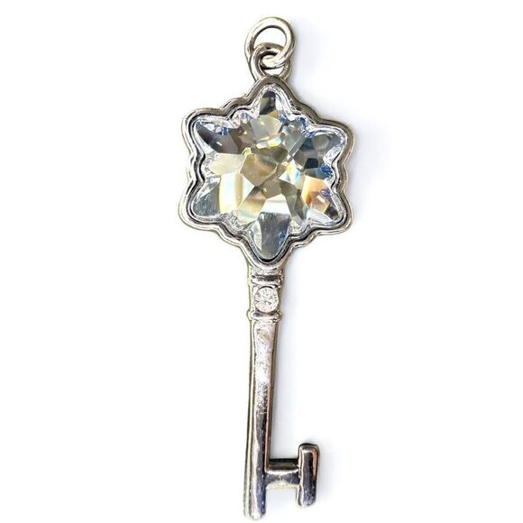 Crystal Star Key Pendant Charm Silver Tone Necklace Accessory - Picture 8 of 17
